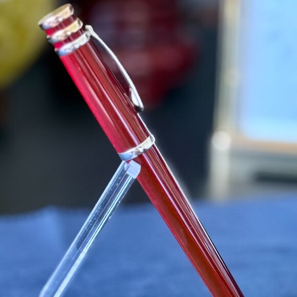 Cartier Trinity Fountain Pen – Bordeaux Lacquer & Gold Trim w/Box - Picture 3 of 11